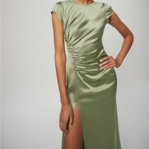 Reformation green silk birch dress size 0. Worn once and dry cleaned